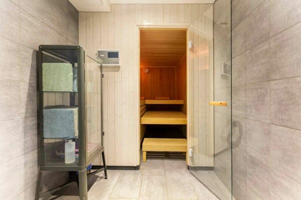 Immobilie in Dättlikon - Elegante 10-Zimmer Villa mit aussergewöhnlicher Architektur - Bild 35