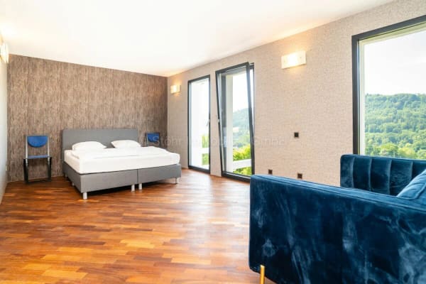 Immobilie in Dättlikon - Elegante 10-Zimmer Villa mit aussergewöhnlicher Architektur - Bild 9