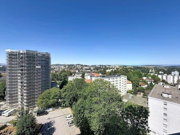Immobilie in Fribourg - Charmant 4,5 piÃ¨ces rÃ©novÃ© avec balcon et vue sur la cathÃ©drale - Bild 9