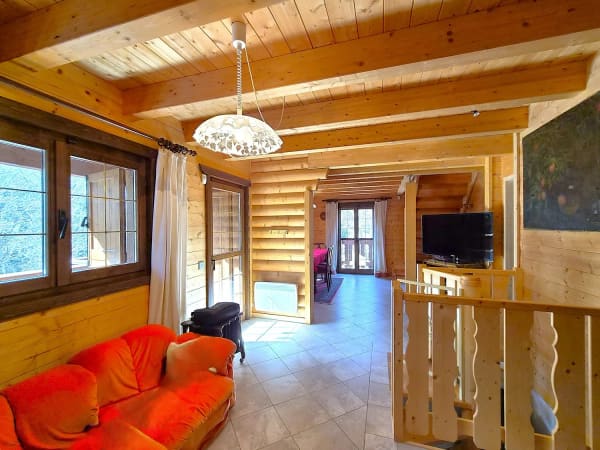 Immobilie in Mesocco - SchÃ¶nes Doppelchalet mit GrundstÃ¼ck in der NÃ¤he von San Bernardino - Bild 11