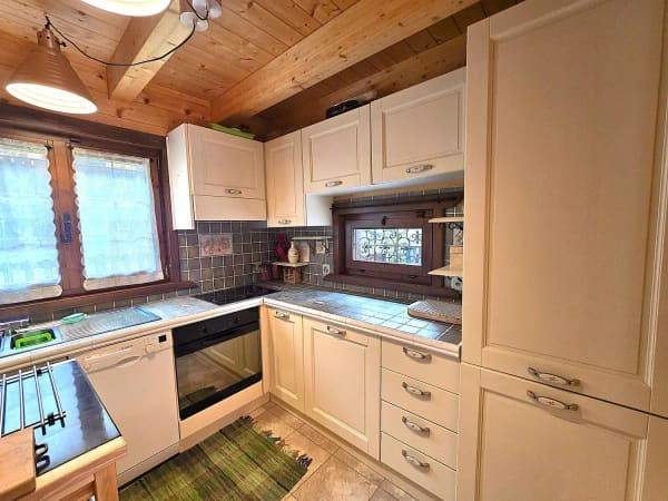 Immobilie in Mesocco - SchÃ¶nes Doppelchalet mit GrundstÃ¼ck in der NÃ¤he von San Bernardino - Bild 16