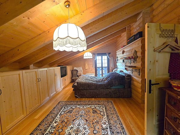 Immobilie in Mesocco - SchÃ¶nes Doppelchalet mit GrundstÃ¼ck in der NÃ¤he von San Bernardino - Bild 19