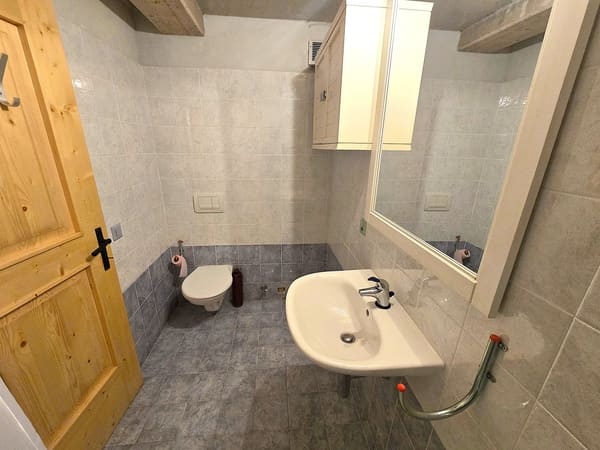 Immobilie in Mesocco - SchÃ¶nes Doppelchalet mit GrundstÃ¼ck in der NÃ¤he von San Bernardino - Bild 29