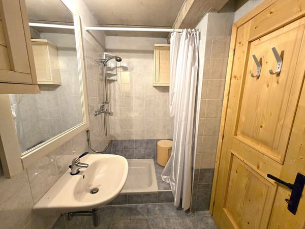 Immobilie in Mesocco - SchÃ¶nes Doppelchalet mit GrundstÃ¼ck in der NÃ¤he von San Bernardino - Bild 30
