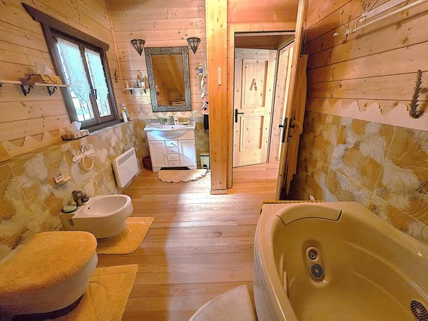 Immobilie in Mesocco - SchÃ¶nes Doppelchalet mit GrundstÃ¼ck in der NÃ¤he von San Bernardino - Bild 32
