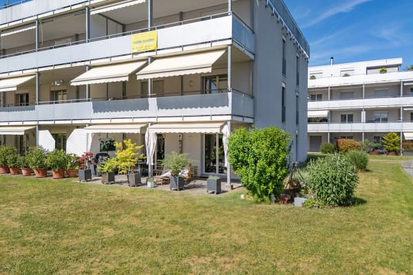 Immobilie in Brunegg - Attraktive 4,5-Zimmer-Eigentumswohnung mit grossem Gartensitzplatz - Bild 0
