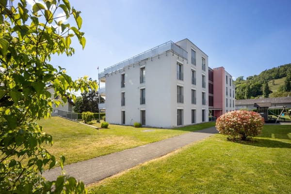 Immobilie in Brunegg - Attraktive 4,5-Zimmer-Eigentumswohnung mit grossem Gartensitzplatz - Bild 2