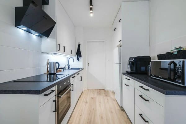 Immobilie in Basel - Stilvoll wohnen oder clever investieren: Renovierte 2.5-Zimmer-Wohnung mit Balkon - Bild 0