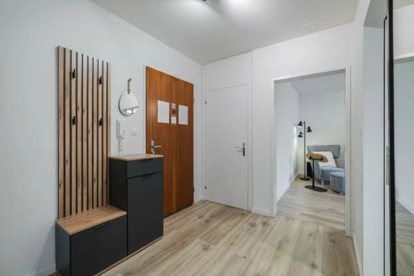 Immobilie in Basel - Stilvoll wohnen oder clever investieren: Renovierte 2.5-Zimmer-Wohnung mit Balkon - Bild 1