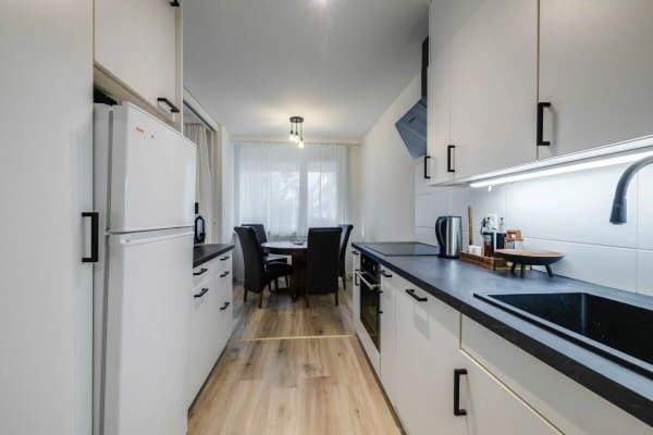 Immobilie in Basel - Stilvoll wohnen oder clever investieren: Renovierte 2.5-Zimmer-Wohnung mit Balkon - Bild 5