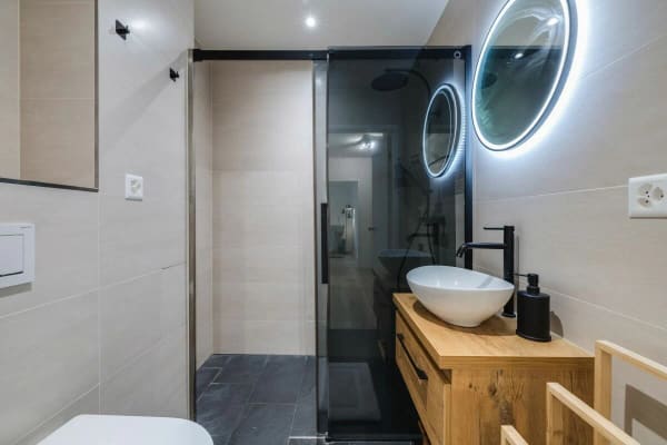 Immobilie in Basel - Stilvoll wohnen oder clever investieren: Renovierte 2.5-Zimmer-Wohnung mit Balkon - Bild 7
