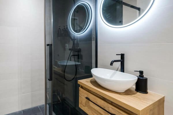 Immobilie in Basel - Stilvoll wohnen oder clever investieren: Renovierte 2.5-Zimmer-Wohnung mit Balkon - Bild 8