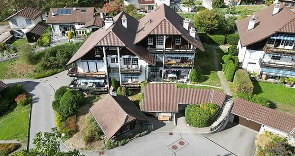 Immobilie in Goldiwil - 3,5 Zimmer Dachwohnung mit Bergsicht und Raumhöhe - Bild 0