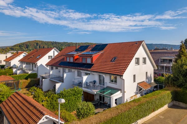 Immobilie in Würenlos - Charmantes Eckreihenfamilienhaus mit Garten in WÃ¼renlos - Bild 0