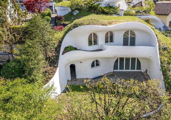 Immobilie in Remetschwil - 4.5 Zimmer Erdhaus - fÃ¼r Liebhaber aussergewÃ¶hnlicher Architektur - Bild 0