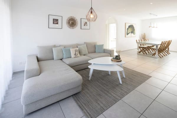 Immobilie in Safenwil - Moderne Familienwohnung mit traumhafter Gartenoase - Bild 0