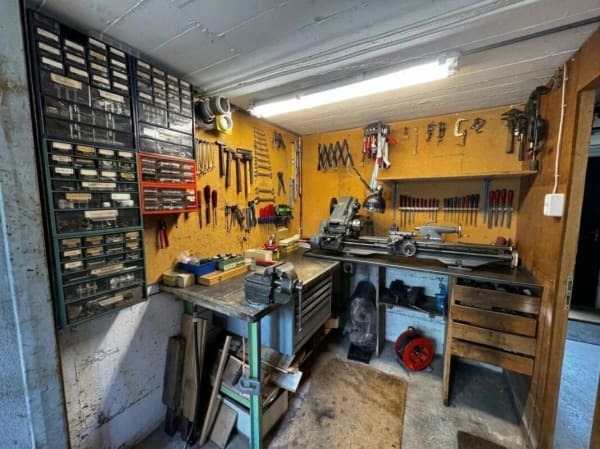 Immobilie in Hilterfingen - Charmantes Einfamilienhaus am Bach mit Wintergarten und Garage - Bild 11