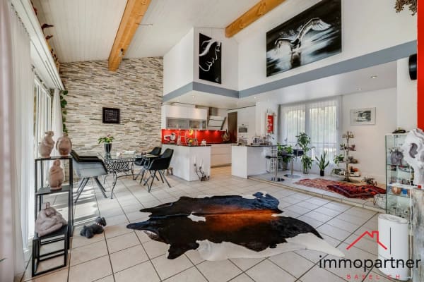 Immobilie in Duggingen - Charmante 3.5 (4.5)-Zimmer-Dachwohnung mit Balkon und schöner Aussicht in Duggingen - Bild 0