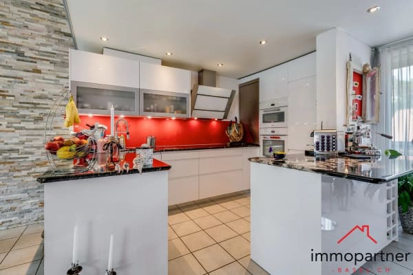 Immobilie in Duggingen - Charmante 3.5 (4.5)-Zimmer-Dachwohnung mit Balkon und schöner Aussicht in Duggingen - Bild 1