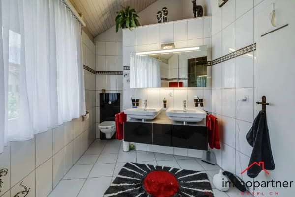 Immobilie in Duggingen - Charmante 3.5 (4.5)-Zimmer-Dachwohnung mit Balkon und schöner Aussicht in Duggingen - Bild 7