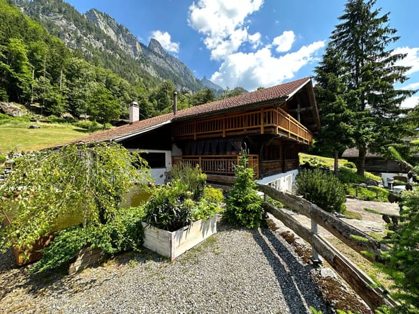 Immobilie in Gündlischwand - Diverse Nebengebäude Hotel mit 8 Zimmern, Garagen, Chalet, alte Käserei, Eventlocation, Bauland etc - Bild 3