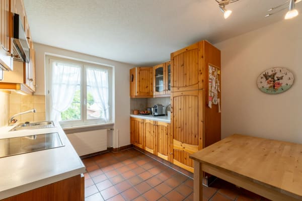 Immobilie in Lostorf - GrosszÃ¼giges Zweifamilienhaus mit idyllischem Garten - Bild 2