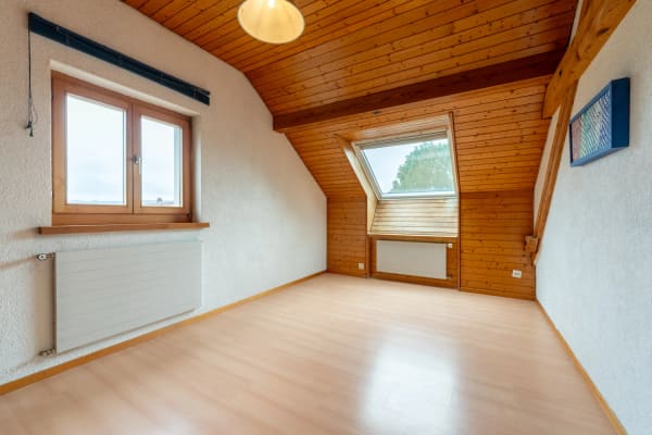 Immobilie in Lostorf - GrosszÃ¼giges Zweifamilienhaus mit idyllischem Garten - Bild 4