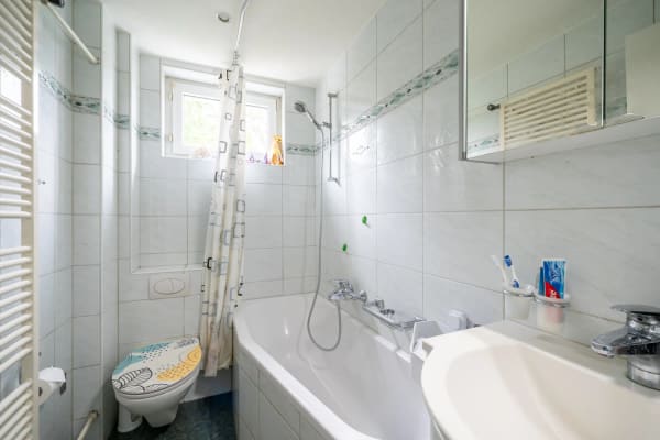 Immobilie in Lostorf - GrosszÃ¼giges Zweifamilienhaus mit idyllischem Garten - Bild 7