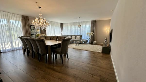 Immobilie in Dietfurt - Stilvolle 4.5-Zimmer-Attikawohnung, mit 74 mÂ² Panorama-Dachterrasse - Bild 2