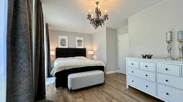 Immobilie in Dietfurt - Stilvolle 4.5-Zimmer-Attikawohnung, mit 74 mÂ² Panorama-Dachterrasse - Bild 3