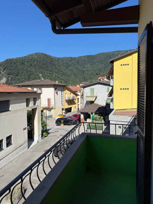 Immobilie in Caneggio - Casa unifamiliare, ampliabile, comoda con due ampi garage - Bild 3
