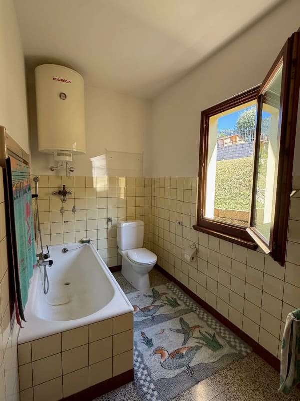 Immobilie in Caneggio - Casa unifamiliare, ampliabile, comoda con due ampi garage - Bild 8