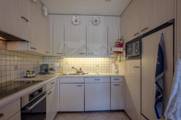 Immobilie in Wünnewil - Ruhiges 6-Zimmer-Reiheneinfamilienhaus mit Pool & Garage in Wünnewil - Bild 3