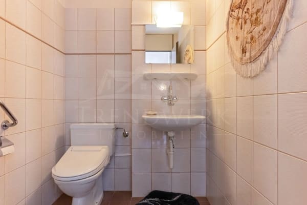 Immobilie in Wünnewil - Ruhiges 6-Zimmer-Reiheneinfamilienhaus mit Pool & Garage in Wünnewil - Bild 8