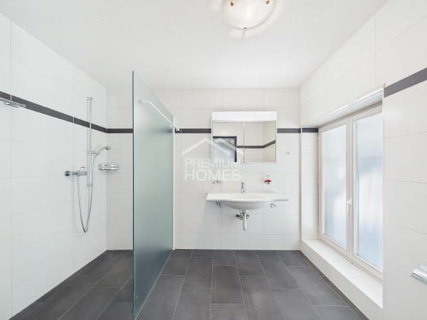 Immobilie in Seeberg - Modernes Zuhause mit viel Raum und Komfort - Bild 6