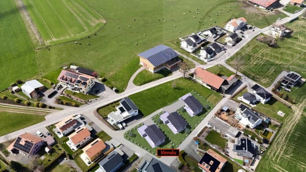 Immobilie in Lovens - Spacieuse villa individuelle de 5.5 pcs avec grand jardin à Lovens proche nature - Bild 2