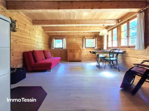 Immobilie in Rossa - Ein wahres Alpenparadies: Authentisches und saniertes Rustico & ein unabhÃ¤ngiges Atelier und 3 Parzellen voller Freiheit auf 11000 m2 Grund - Bild 7