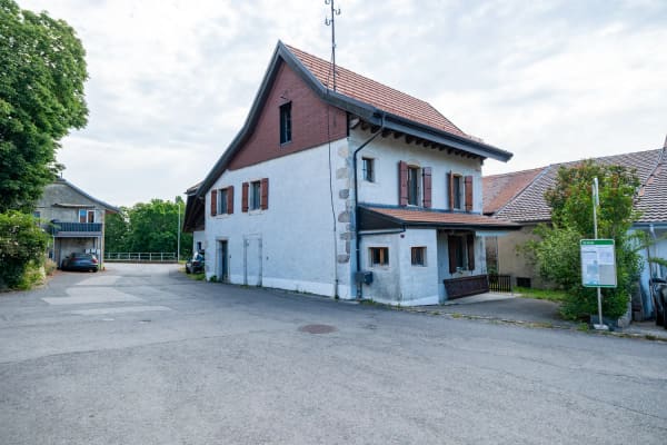 Immobilie in Cossonay-ville - Authentique maison de village avec jardin Ã  bien plaire et potentiel de rÃ©novation - Bild 0