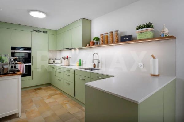 Immobilie in Altendorf - GrosszÃ¼gige 3.5-Zimmer Wohnung in steuergÃ¼nstiger Gemeinde - Bild 2
