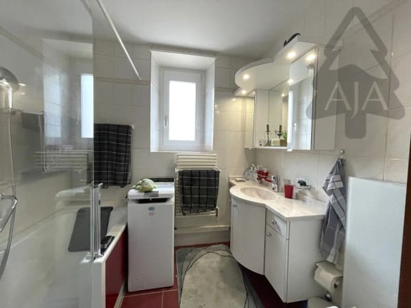 Immobilie in Neuchâtel - Neuchâtel, spacieux appartement de 3,5 pièces (109 m2) avec balcon et garage individuel - Bild 8