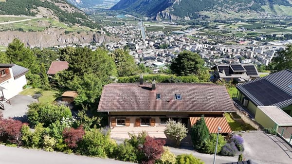 Immobilie in Chemin - Maison individuelle 6 pièces 1/2 avec un atelier et une vue extraordinaire - Bild 1