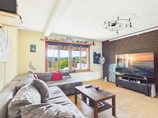 Immobilie in Niedergösgen - Freistehendes Zuhause mit Charme und Entwicklungspotenzial - Bild 1