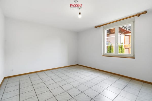 Immobilie in Seftigen - Wohnen mit Altbaucharme, Balkon und eigenem Garten - Bild 12