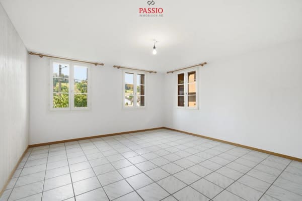 Immobilie in Seftigen - Wohnen mit Altbaucharme, Balkon und eigenem Garten - Bild 3