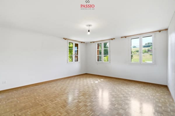 Immobilie in Seftigen - Wohnen mit Altbaucharme, Balkon und eigenem Garten - Bild 9