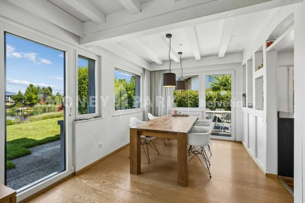 Immobilie in Lachen Sz - Wohnen direkt am Wasser: Einfamilienhaus mit privatem Bootssteg und Badeplatz - Bild 5