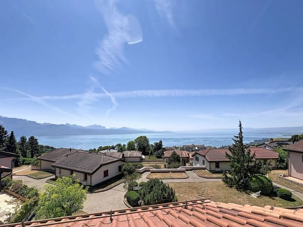 Immobilie in La Croix - Superbe appartement en attique de 3.5 piÃ¨ces avec vue sur le lac et les montagnes - Bild 0