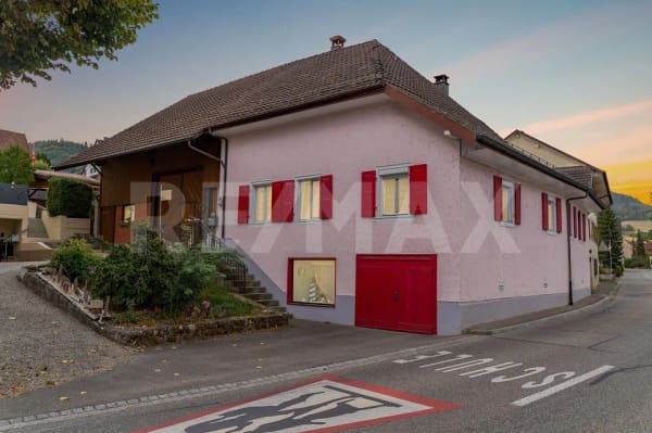 Immobilie in Wegenstetten - Ehemaliges Bauernhaus mit grosser Scheune - Bild 1