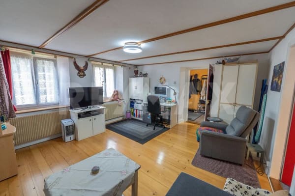 Immobilie in Wegenstetten - Ehemaliges Bauernhaus mit grosser Scheune - Bild 2