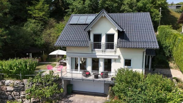 Immobilie in Genolier - Maison individuelle en bois dans un écrin de verdure - Bild 0